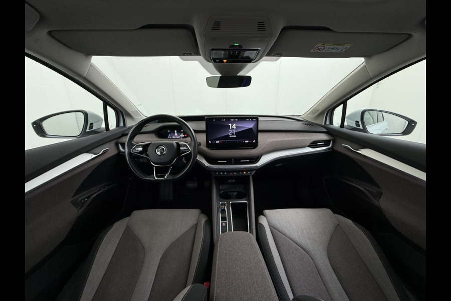 Škoda ENYAQ iV 80 First Edition HighLuxus Soh92% Pano-Dak Elektr.Trekhaak *BOMVOL € 63.000 nieuw!* 21"lm Full-Led 360-Camera Adaptive-Cruise Na Warmtepomp Adaptief onderstel+Dynamisch-onderstel/Stuur Airco-autom 3-zones E-call Chroom-Dakrail Head-Up-Display Smartlink Edition High 1.000kg trekvermogen