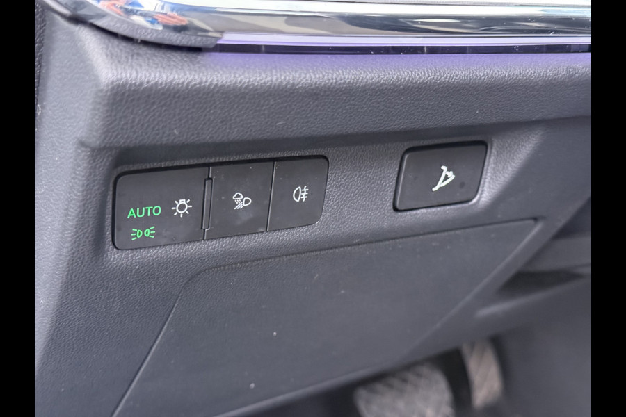 Škoda ENYAQ iV 80 First Edition HighLuxus Soh92% Pano-Dak Elektr.Trekhaak *BOMVOL € 63.000 nieuw!* 21"lm Full-Led 360-Camera Adaptive-Cruise Na Warmtepomp Adaptief onderstel+Dynamisch-onderstel/Stuur Airco-autom 3-zones E-call Chroom-Dakrail Head-Up-Display Smartlink Edition High 1.000kg trekvermogen