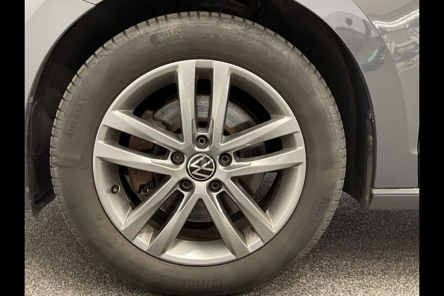 Volkswagen Touran 1.5 TSI DSG Highline | Navigatie | Parkeersensoren | Cruise Control | Blind Spot Assist | Stoelverwarming | ErgoActive stoelen | Climate Control