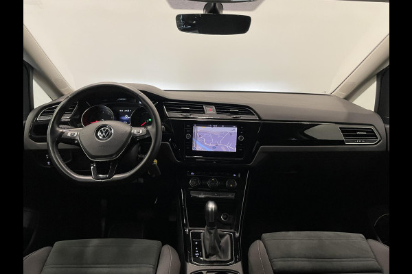 Volkswagen Touran 1.5 TSI DSG Highline | Navigatie | Parkeersensoren | Cruise Control | Blind Spot Assist | Stoelverwarming | ErgoActive stoelen | Climate Control
