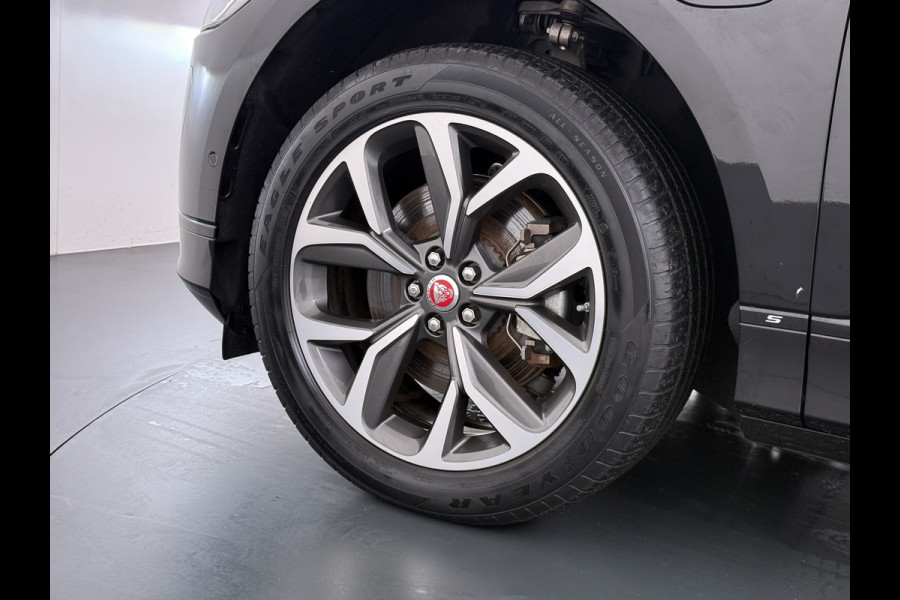 Jaguar I-PACE EV320pk SE 90kWh 3Fase ! Soh 90.5% AWD Leer Meridian™ Hifi Memory Navi Ecc 3D-Surround Camera Adaptive Cruise Business Pack Apple Carplay Android Auto Forward Vieuw+Detection+Guidance Stuur-verwarming Led Origineel Nederlandse Auto Nieuwprijs € 73.000,- Deze kan thuis wél met 11kw/uur laden