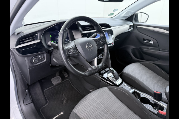 Opel CORSA-E 50kWh 3 Fase laden Warmtepomp Navi 360°Camera Two-Tone Lak Ecc Edition+ Stoel+Stuur-Verwarmd Parkeer Pack Pdc DAB Lmv 16" Privacy Glas Led Isofix Regen-Lichtsensor LaneAssist Origineel Nederlandse Auto SOH 89% Zeer compleet!