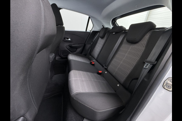 Opel CORSA-E 50kWh 3 Fase laden Warmtepomp Navi 360°Camera Two-Tone Lak Ecc Edition+ Stoel+Stuur-Verwarmd Parkeer Pack Pdc DAB Lmv 16" Privacy Glas Led Isofix Regen-Lichtsensor LaneAssist Origineel Nederlandse Auto SOH 89% Zeer compleet!