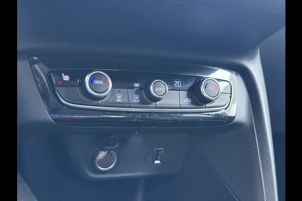 Opel CORSA-E 50kWh 3 Fase laden Warmtepomp Navi 360°Camera Two-Tone Lak Ecc Edition+ Stoel+Stuur-Verwarmd Parkeer Pack Pdc DAB Lmv 16" Privacy Glas Led Isofix Regen-Lichtsensor LaneAssist Origineel Nederlandse Auto SOH 89% Zeer compleet!