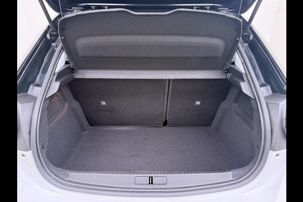 Opel CORSA-E 50kWh 3 Fase laden Warmtepomp Navi 360°Camera Two-Tone Lak Ecc Edition+ Stoel+Stuur-Verwarmd Parkeer Pack Pdc DAB Lmv 16" Privacy Glas Led Isofix Regen-Lichtsensor LaneAssist Origineel Nederlandse Auto SOH 89% Zeer compleet!