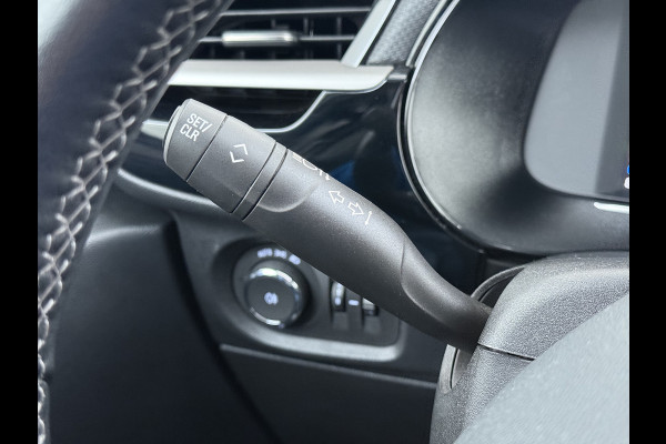 Opel CORSA-E 50kWh 3 Fase laden Warmtepomp Navi 360°Camera Two-Tone Lak Ecc Edition+ Stoel+Stuur-Verwarmd Parkeer Pack Pdc DAB Lmv 16" Privacy Glas Led Isofix Regen-Lichtsensor LaneAssist Origineel Nederlandse Auto SOH 89% Zeer compleet!