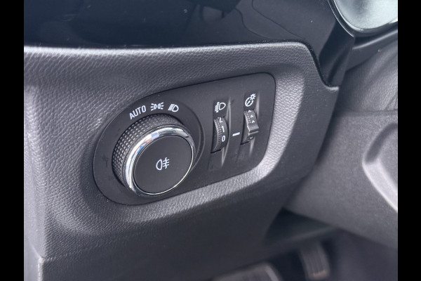 Opel CORSA-E 50kWh 3 Fase laden Warmtepomp Navi 360°Camera Two-Tone Lak Ecc Edition+ Stoel+Stuur-Verwarmd Parkeer Pack Pdc DAB Lmv 16" Privacy Glas Led Isofix Regen-Lichtsensor LaneAssist Origineel Nederlandse Auto SOH 89% Zeer compleet!