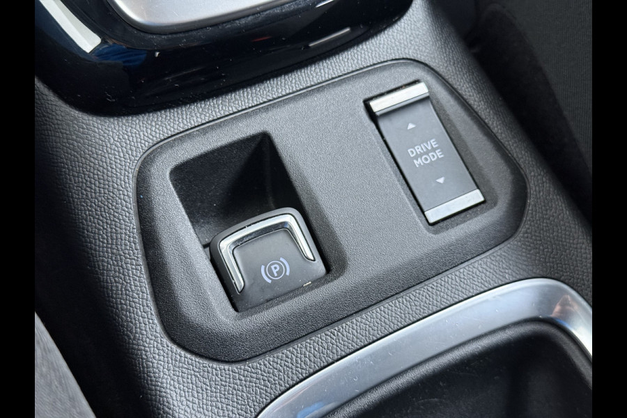 Opel CORSA-E 50kWh 3 Fase laden Warmtepomp Navi 360°Camera Two-Tone Lak Ecc Edition+ Stoel+Stuur-Verwarmd Parkeer Pack Pdc DAB Lmv 16" Privacy Glas Led Isofix Regen-Lichtsensor LaneAssist Origineel Nederlandse Auto SOH 89% Zeer compleet!