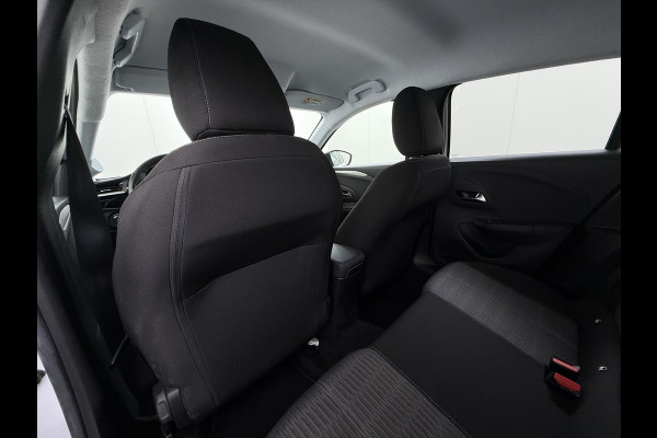 Opel CORSA-E 50kWh 3 Fase laden Warmtepomp Navi 360°Camera Two-Tone Lak Ecc Edition+ Stoel+Stuur-Verwarmd Parkeer Pack Pdc DAB Lmv 16" Privacy Glas Led Isofix Regen-Lichtsensor LaneAssist Origineel Nederlandse Auto SOH 89% Zeer compleet!