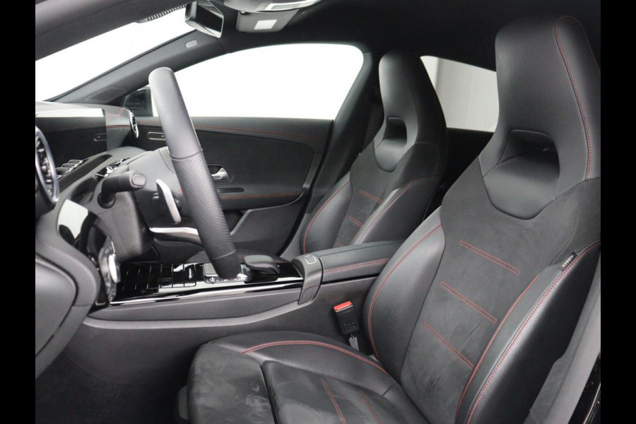 Mercedes-Benz CLA-Klasse Shooting Brake 250e AMG | Adaptive cruise | Stoelverwarming | Carplay | Widescreen | Leder/Alcantara | Navigatie | Camera | Park Assist | PHEV | Plug In