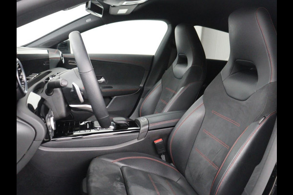 Mercedes-Benz CLA-Klasse Shooting Brake 250e AMG | Adaptive cruise | Stoelverwarming | Carplay | Widescreen | Leder/Alcantara | Navigatie | Camera | Park Assist | PHEV | Plug In