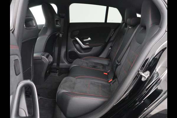 Mercedes-Benz CLA-Klasse Shooting Brake 250e AMG | Adaptive cruise | Stoelverwarming | Carplay | Widescreen | Leder/Alcantara | Navigatie | Camera | Park Assist | PHEV | Plug In