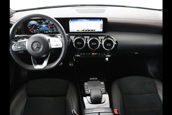 Mercedes-Benz CLA-Klasse Shooting Brake 250e AMG | Adaptive cruise | Stoelverwarming | Carplay | Widescreen | Leder/Alcantara | Navigatie | Camera | Park Assist | PHEV | Plug In