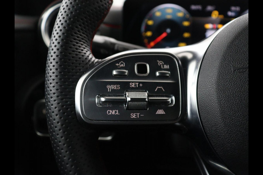 Mercedes-Benz CLA-Klasse Shooting Brake 250e AMG | Adaptive cruise | Stoelverwarming | Carplay | Widescreen | Leder/Alcantara | Navigatie | Camera | Park Assist | PHEV | Plug In
