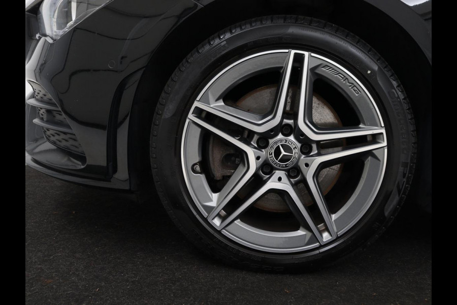 Mercedes-Benz CLA-Klasse Shooting Brake 250e AMG | Adaptive cruise | Stoelverwarming | Carplay | Widescreen | Leder/Alcantara | Navigatie | Camera | Park Assist | PHEV | Plug In