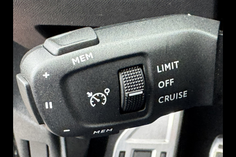 Peugeot 3008 1.2 PureTech Allure Cruise Climate Camera plus Sensoren voor/achter Navi Dodehoekdetectie Navigatie