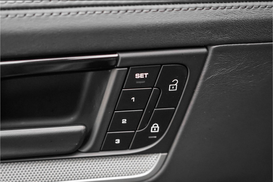 Porsche Cayenne Coupé 3.0 E-Hybrid Sport Design Black Edition ACC HUD Luchtv Trekhaak