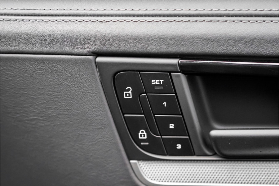 Porsche Cayenne Coupé 3.0 E-Hybrid Sport Design Black Edition ACC HUD Luchtv Trekhaak