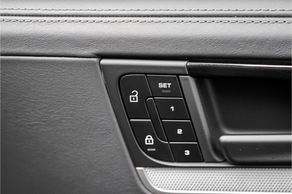 Porsche Cayenne Coupé 3.0 E-Hybrid Sport Design Black Edition ACC HUD Luchtv Trekhaak