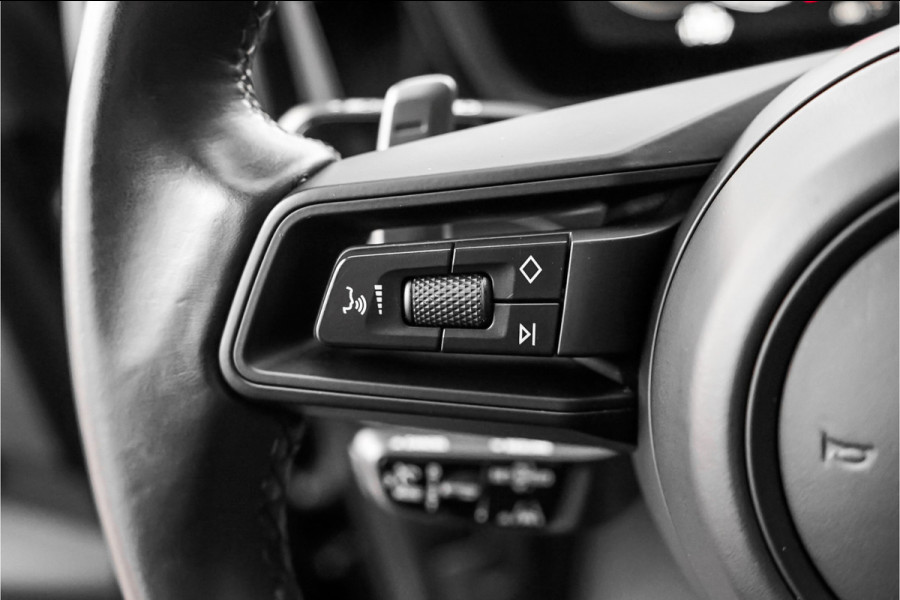 Porsche Cayenne Coupé 3.0 E-Hybrid Sport Design Black Edition ACC HUD Luchtv Trekhaak