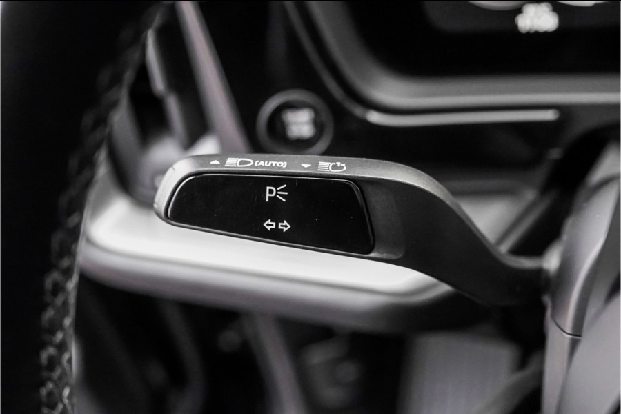 Porsche Cayenne Coupé 3.0 E-Hybrid Sport Design Black Edition ACC HUD Luchtv Trekhaak