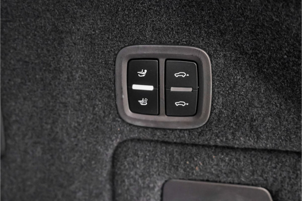 Porsche Cayenne Coupé 3.0 E-Hybrid Sport Design Black Edition ACC HUD Luchtv Trekhaak