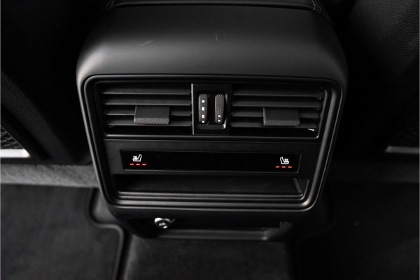 Porsche Cayenne Coupé 3.0 E-Hybrid Sport Design Black Edition ACC HUD Luchtv Trekhaak