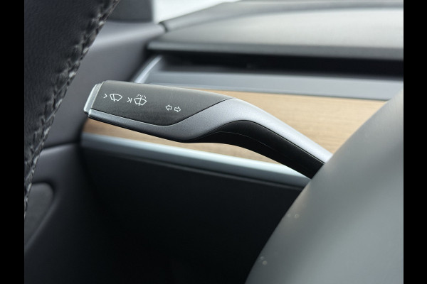 Tesla Model 3 Performance 513pk AWD Lmv 20" AutoPilot Panoramadak Adaptive Cruise Camera's Leer Pdc Wifi Ecc Elektr.Stuur+Stoel+Geheugen Stoel+Bank-Verwarmd Keyless Wifi 4WD Origineel Nederlandse Auto SOH 83%