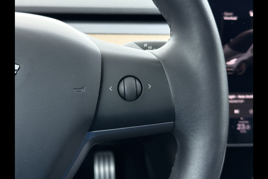 Tesla Model 3 Performance 513pk AWD Lmv 20" AutoPilot Panoramadak Adaptive Cruise Camera's Leer Pdc Wifi Ecc Elektr.Stuur+Stoel+Geheugen Stoel+Bank-Verwarmd Keyless Wifi 4WD Origineel Nederlandse Auto SOH 83%