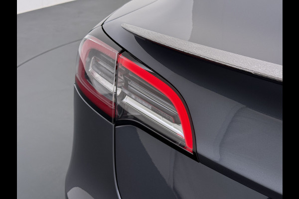 Tesla Model 3 Performance 513pk AWD Lmv 20" AutoPilot Panoramadak Adaptive Cruise Camera's Leer Pdc Wifi Ecc Elektr.Stuur+Stoel+Geheugen Stoel+Bank-Verwarmd Keyless Wifi 4WD Origineel Nederlandse Auto SOH 83%