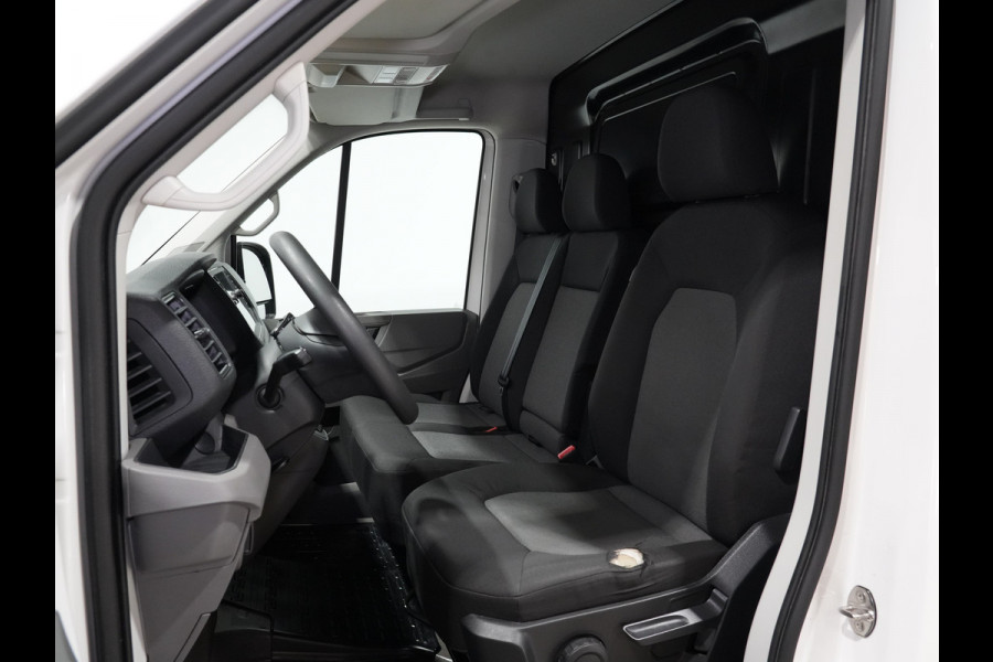 Volkswagen Crafter 35 2.0 TDI 140pk DSG L3H3 Navigatie Camera comfort stoel Android/Carplay