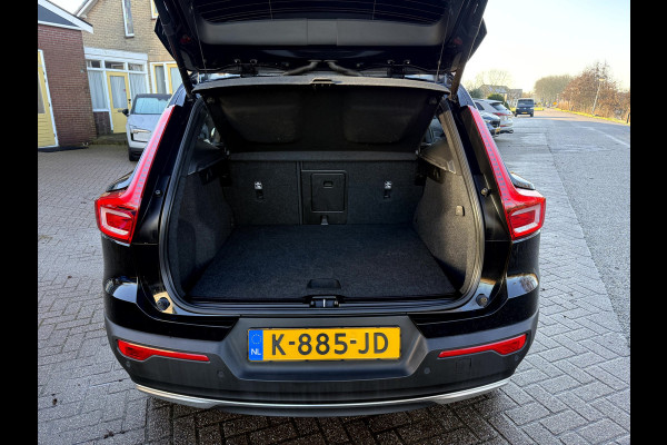 Volvo XC40 Recharge P8 AWD R-Design SOH 92.3%, Panoramadak, Camera, 20''Lmv