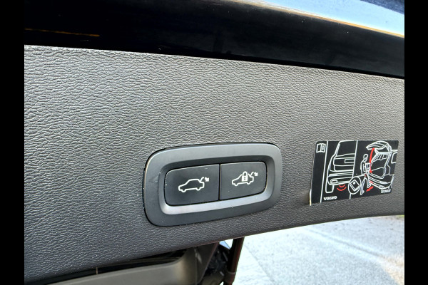 Volvo XC40 Recharge P8 AWD R-Design SOH 92.3%, Panoramadak, Camera, 20''Lmv