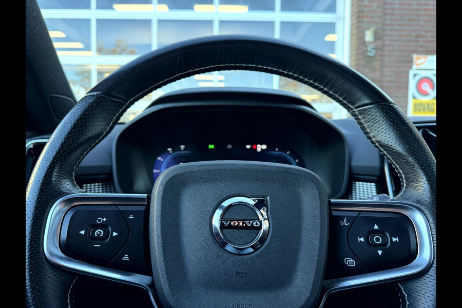 Volvo XC40 Recharge P8 AWD R-Design SOH 92.3%, Panoramadak, Camera, 20''Lmv