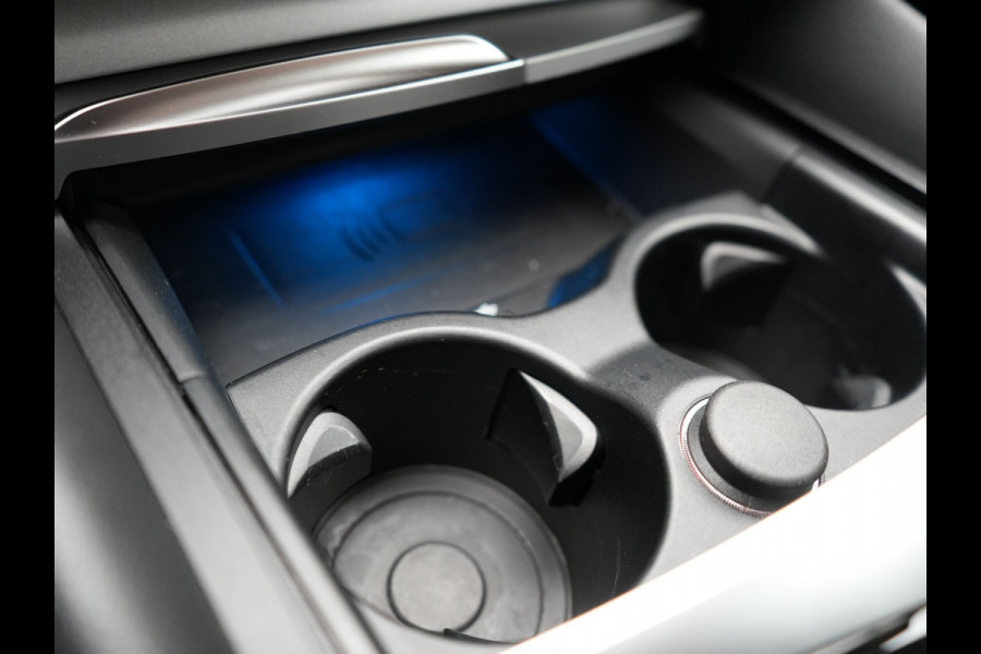 BMW 5 Serie Touring 530e xDrive Plug In Hybrid Business Edition Plus 293pk Dealer O.H PHEV | Trekhaak af Fabriek | Adaptive Cruise | 360 Camera | M Sportstuur | Keyless | BLIS |