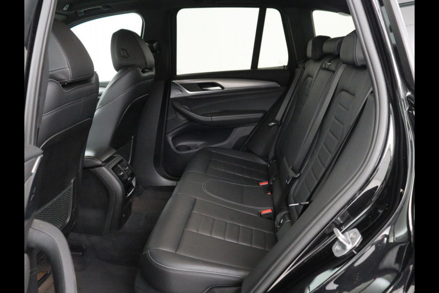 BMW X3 xDrive20i High Executive | M Sport | 1e eigenaar | Head-Up | Leder | Trekhaak | Stoelverwarming | Harman/Kardon | Camera | Keyless | Adaptive Drive | Sfeerverlichting | Full LED | Sportstoelen