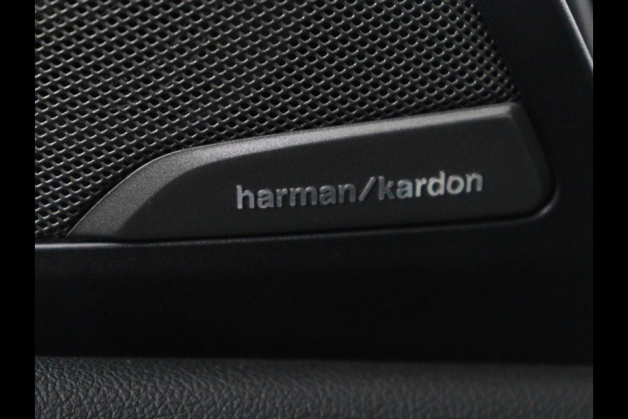 BMW X3 xDrive20i High Executive | M Sport | 1e eigenaar | Head-Up | Leder | Trekhaak | Stoelverwarming | Harman/Kardon | Camera | Keyless | Adaptive Drive | Sfeerverlichting | Full LED | Sportstoelen