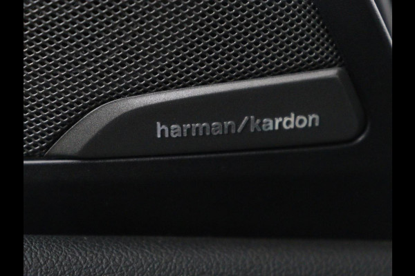 BMW X3 xDrive20i High Executive | M Sport | 1e eigenaar | Head-Up | Leder | Trekhaak | Stoelverwarming | Harman/Kardon | Camera | Keyless | Adaptive Drive | Sfeerverlichting | Full LED | Sportstoelen