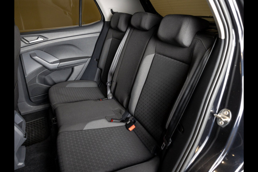 Volkswagen T-Cross 1.0 TSI Life / 110pk / Stoelverwarming / Achteruitrij camera / Adaptieve cruise control /