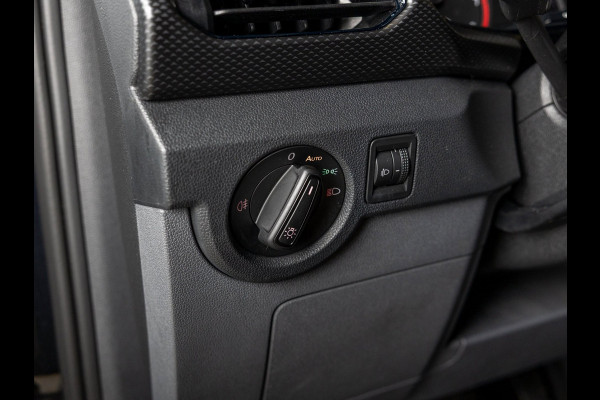 Volkswagen T-Cross 1.0 TSI Life / 110pk / Stoelverwarming / Achteruitrij camera / Adaptieve cruise control /