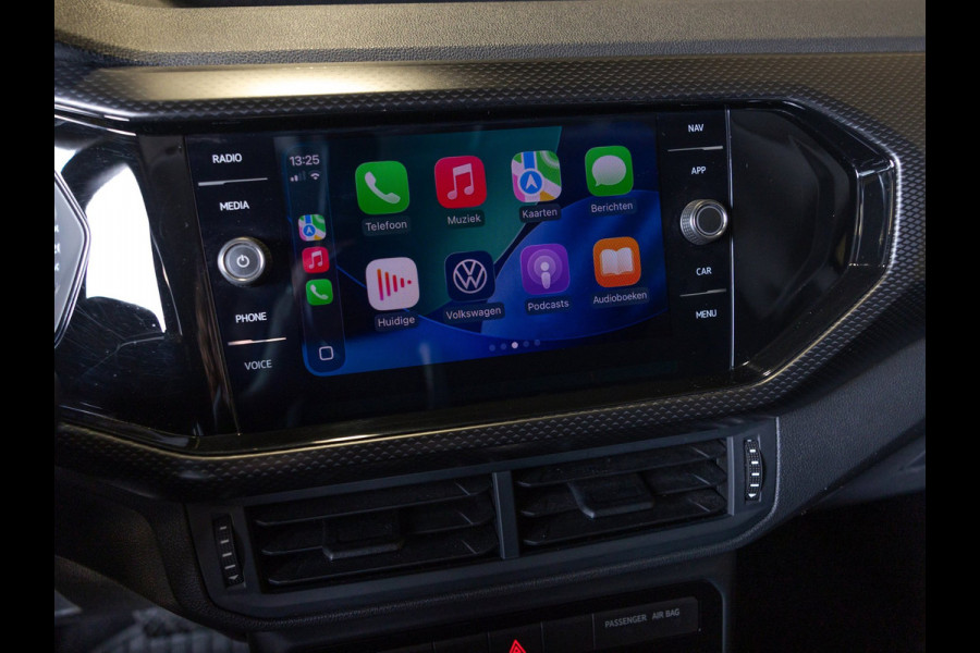 Volkswagen T-Cross 1.0 TSI Life / 110pk / Stoelverwarming / Achteruitrij camera / Adaptieve cruise control /