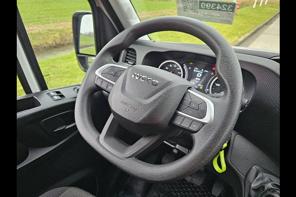Iveco Daily 35S14V 2.3 352 L2H2 Airco Cruise Control PDC Achter 3 Zits Euro6 136 PK!