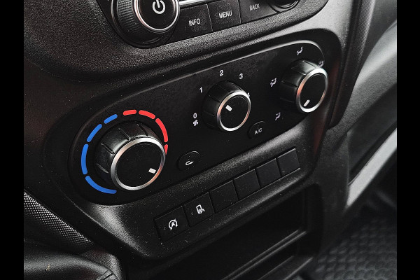 Iveco Daily 35S14V 2.3 352 L2H2 Airco Cruise Control PDC Achter 3 Zits Euro6 136 PK!