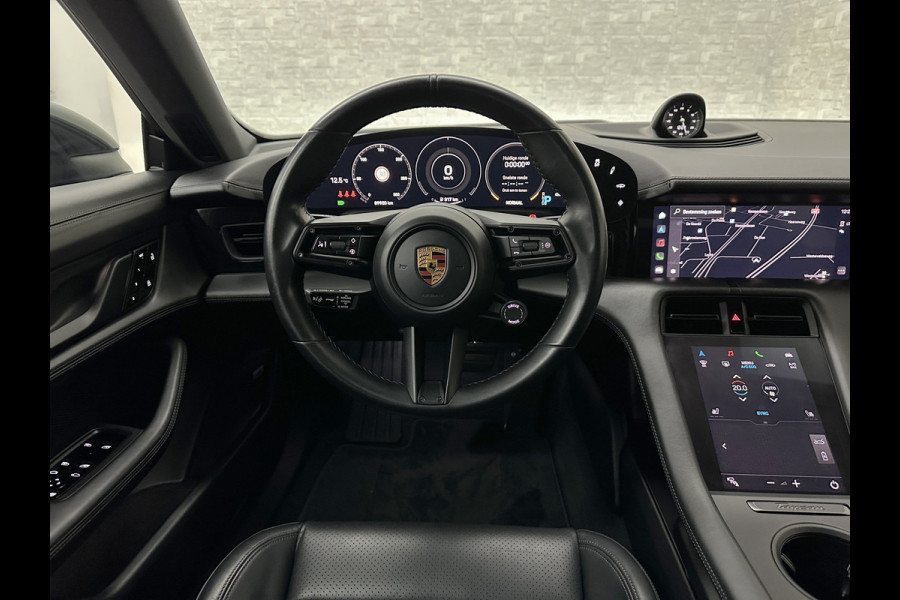 Porsche Taycan 4S Turbo Pakket Performance 84 kWh 490pk | Sport Chrono + | 360 Camera | ACC | Luchtvering | Carbon | 21" | Glasdak | 4WD | Vulkaangrijs | Carplay | Nw.Pr. 147.249,= | NL Auto | SOH Test | Garantie.