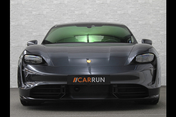 Porsche Taycan 4S Turbo Pakket Performance 84 kWh 490pk | Sport Chrono + | 360 Camera | ACC | Luchtvering | Carbon | 21" | Glasdak | 4WD | Vulkaangrijs | Carplay | Nw.Pr. 147.249,= | NL Auto | SOH Test | Garantie.