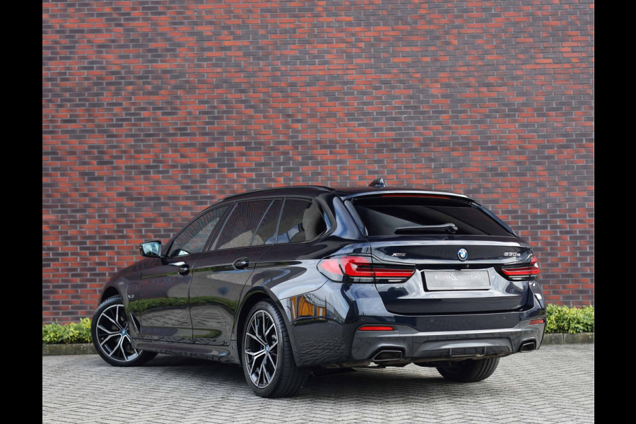 BMW 5 Serie Touring 530e xDrive | Pano - Trekhaak - HUD