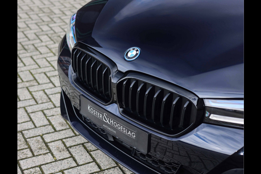 BMW 5 Serie Touring 530e xDrive | Pano - Trekhaak - HUD