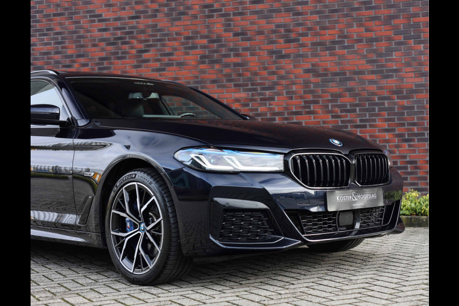 BMW 5 Serie Touring 530e xDrive | Pano - Trekhaak - HUD