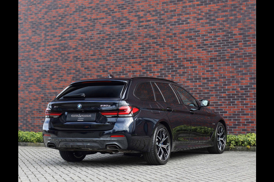 BMW 5 Serie Touring 530e xDrive | Pano - Trekhaak - HUD