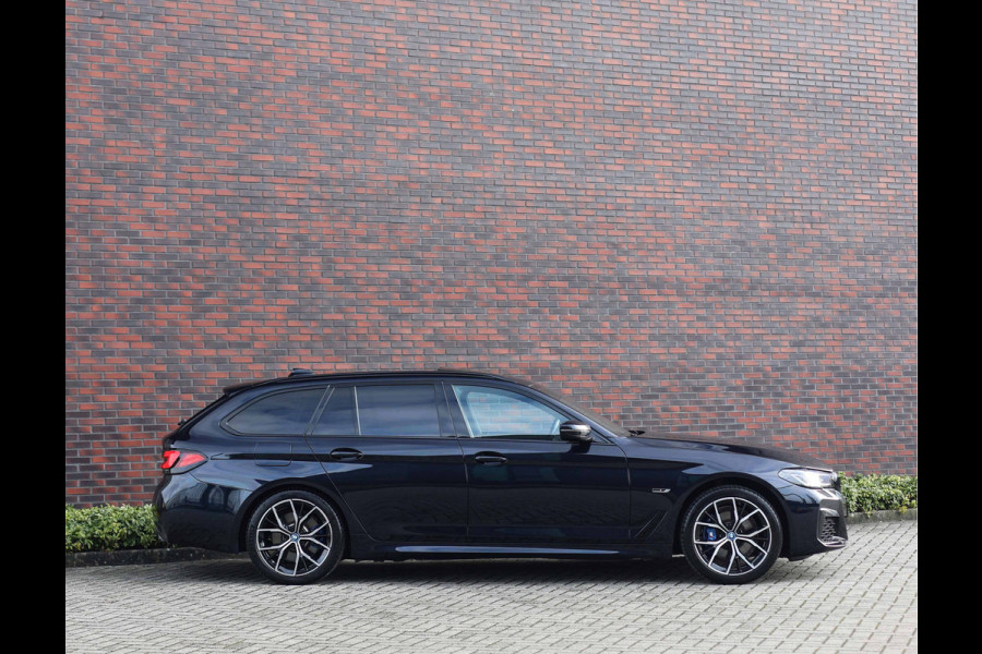 BMW 5 Serie Touring 530e xDrive | Pano - Trekhaak - HUD